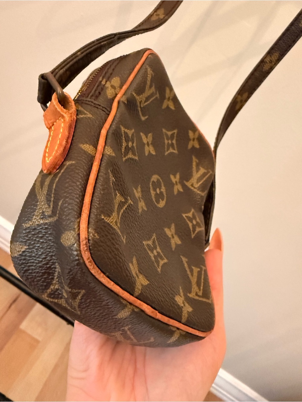 Authenticated Louis Vuitton Mini Danube Crossbody Great Condition 4.3x5.5x1.6” - Picture 12 of 15